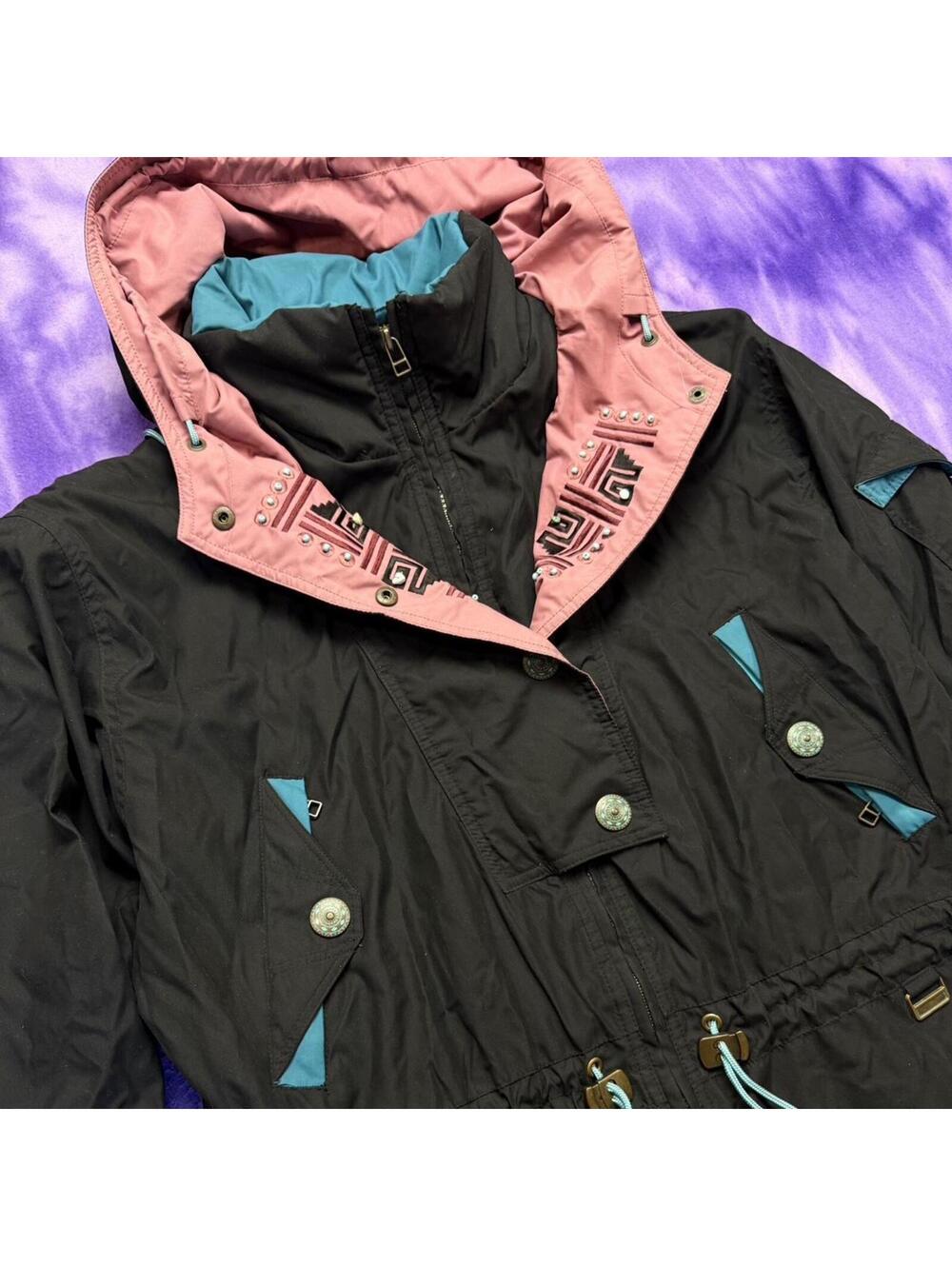 Vtg ski windbreaker lightweight jacket with a western theme
